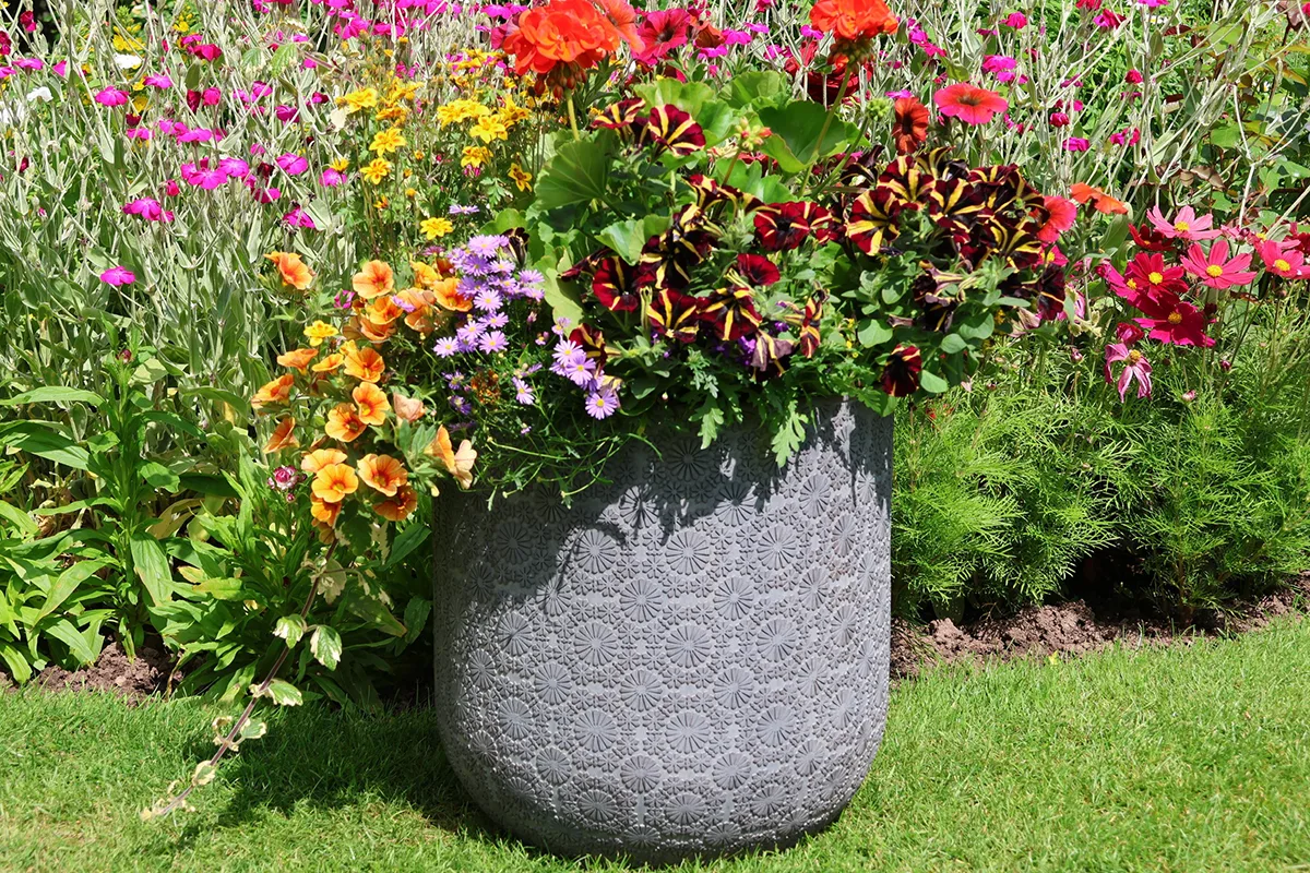 Patterned Flower Planter Dark Grey