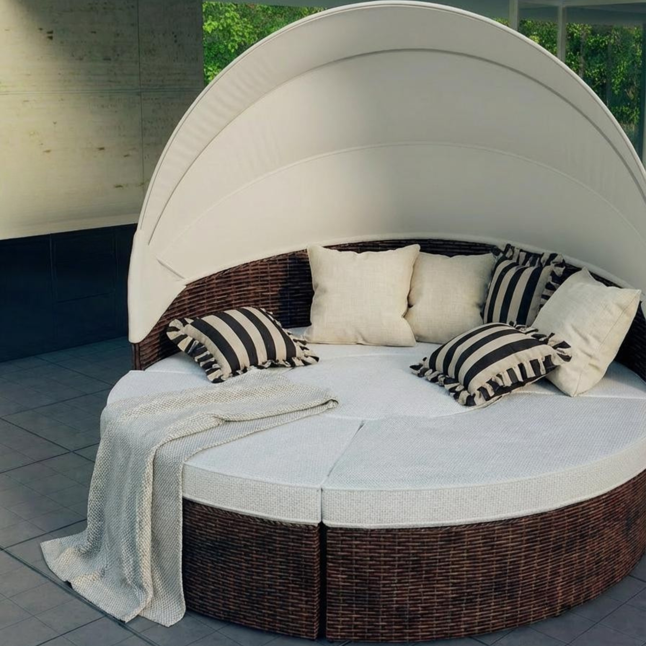 Garden Glory Luxury Outdoor Ruffle Pillows – Beige/Black